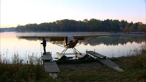 Pilot Early Morn Preflight Floatplane 動画素材 74858909