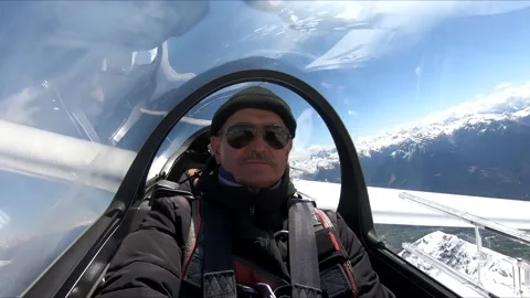 Pilot In A Flying Glider Видео 222312336