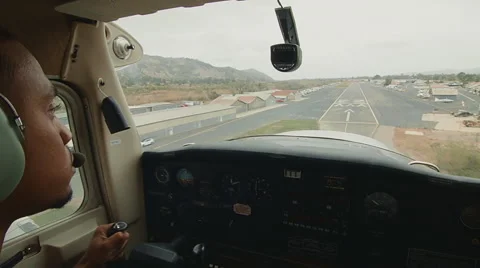 Pilot landing small plane Stock-Footage 60270739