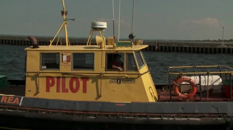Pilot tug rescue area Duluth 動画素材 8517047