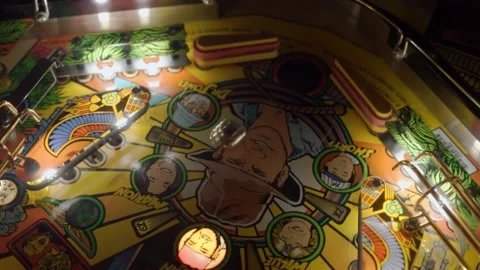 Pinball Machine Flippers hitting a ball. 動画素材 217635392