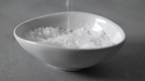 Pinch of Salt Crystals Falling Vidéo 196992528