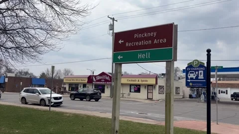 Pinckney Recreation Area and Hell, Michigan Direction Sign. Video stock 340300624