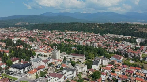 Pine Forest and Mountain Terrain Surrounding Razlog Bulgaria Vídeo Stock 344058042