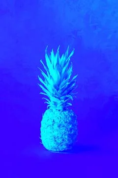 Pineapple in neon light Foto stock