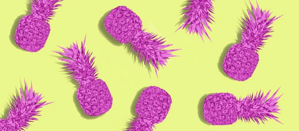 Pineapple seamless pattern isolated on pink background. Foto stock