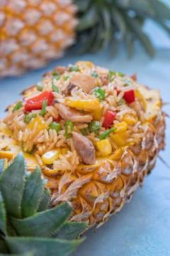 Pineapple stuffed with fried rice, chicken and vegetables Fotos Stock