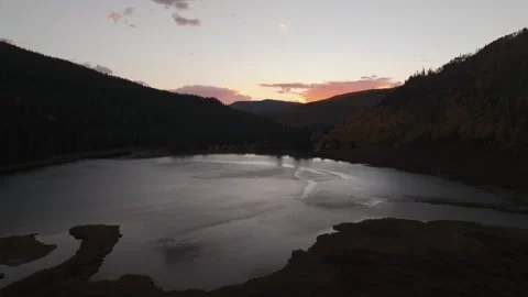 Piney Lake at Sunset | Colorado Fall Drone Over Water 库存影片 331556148