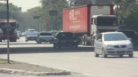 Pinheiros river avenue Stockbeeldmateriaal 31818751
