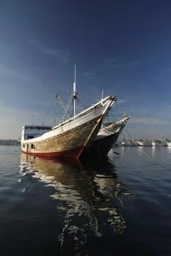 Pinisi ship Photos
