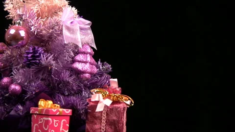 Pink christmas tree rotates Видео 106485545