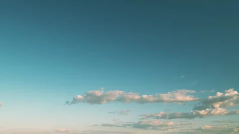 Pink Clouds Against Blue Sky At Sunset. Sunrise Clouds Are In Pink Vanilla Vidéo 264959655