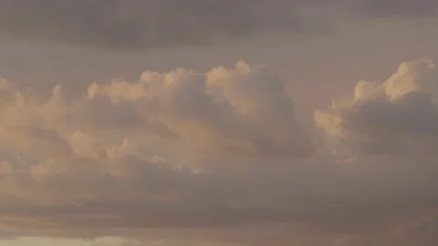 Pink clouds are floating sunset slog 2 s-gamut 4k Vídeos de archivo 225995668