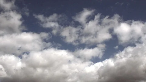 Pink clouds in the lilac sky Stockbeeldmateriaal 106354882