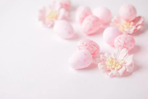 Pink Easter eggs on light background Stock-Fotos