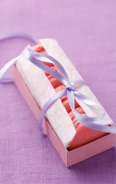 Pink macarons in a box Stock-Fotos