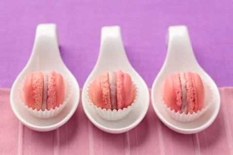 Pink macarons in a box Foto stock