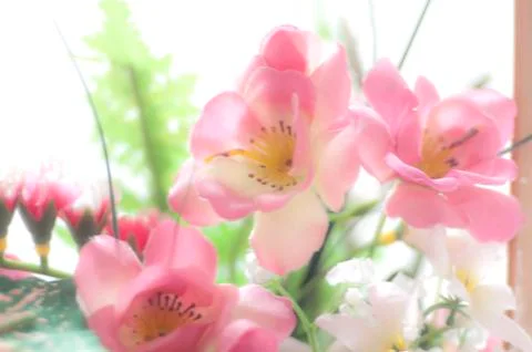 Pink plastic flowers Foto stock
