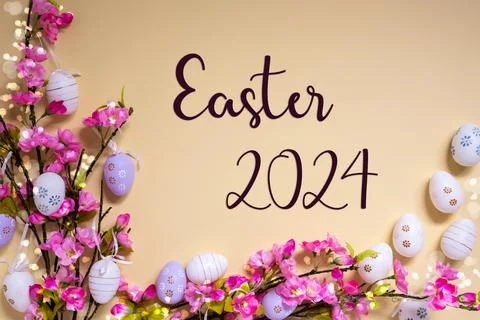 Pink Spring Flower Arrangement, Easter Decoration, English Text Easter 2024 Foto stock