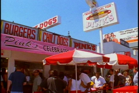 Pink's Hotdog stand with crowd Stock-Footage 869402