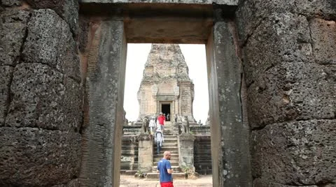 Pinnacle of Pre Rup through doorway Video stock 12441560