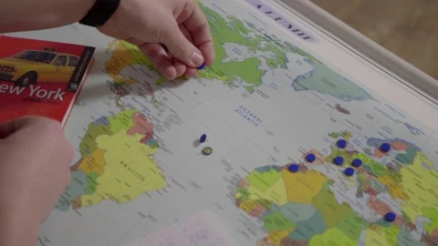 Pinning cities on a world's map in romanian Video stock 135333687