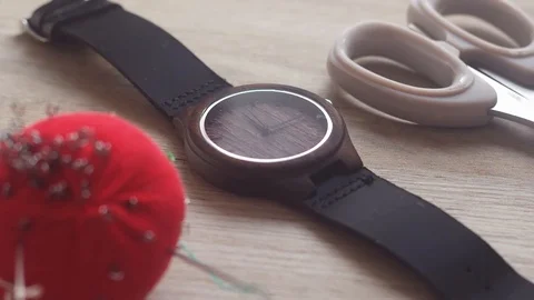 Pins, watches, scissors Stockbeeldmateriaal 113899031