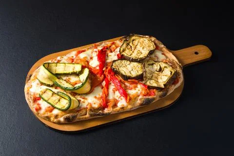 Pinsa with vegetables 스톡 사진