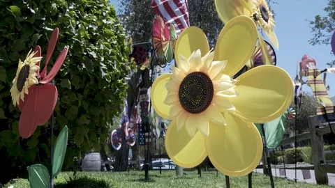 Pinwheel Spinning 動画素材 76201871