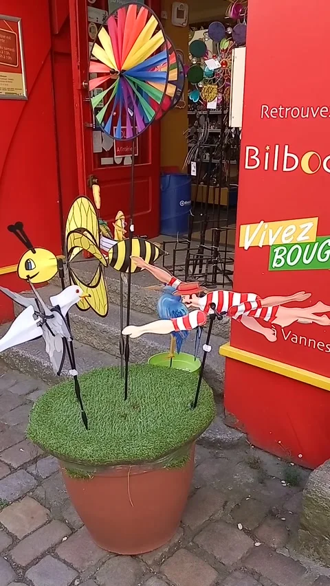 Pinwheels moved by the wind Video stock 313794781