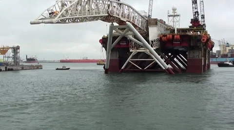 Pipe carrier-quay-0189 库存影片 8689512