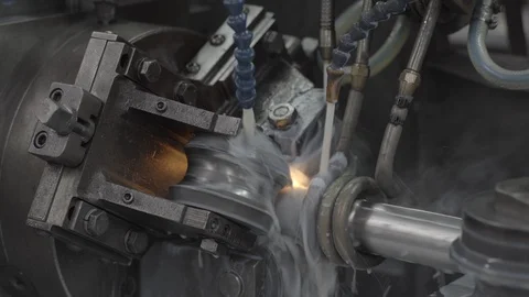 Pipe cutting machine Video stock 125472567