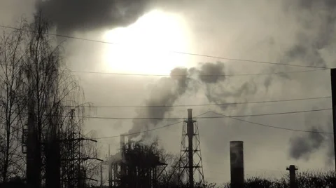 Pipe smoke, oil refining, at sunset (1) 库存影片 45587910