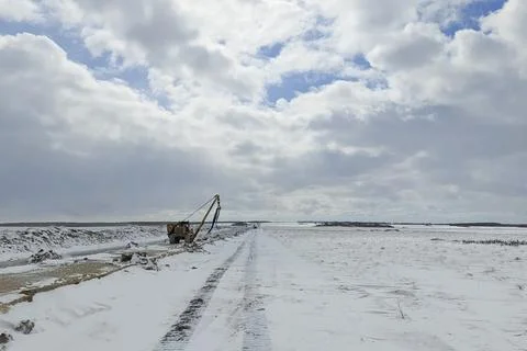 Pipelayers in service during break between gas pipeline laying works Stock-Fotos