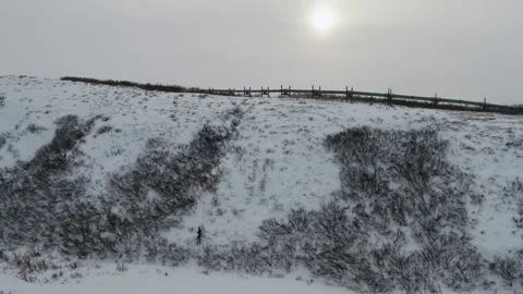 Pipeline on a ridge 動画素材 294859650