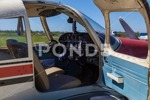 Piper Cherokee Stock Photos
