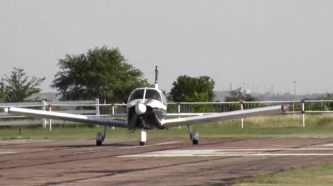 Piper Take Off Stock Footage 33312928