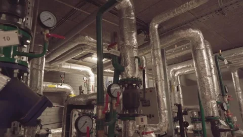 Pipes and taps of the heating system in the boiler room 스톡 동영상 249963253
