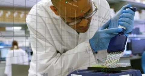 Pipetting lab tech in lab coat, glasses, blue gloves using multichannel pipette Stockfoto's