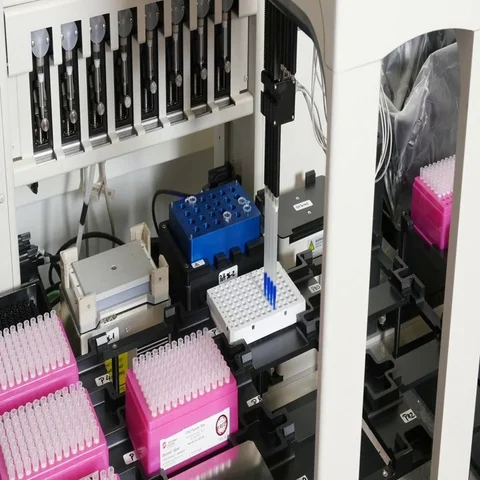 Pipetting robot in a gene lab Stock-Footage 69463628