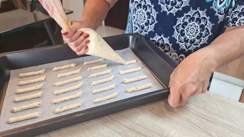 Piping cookies Stock Footage 195991293