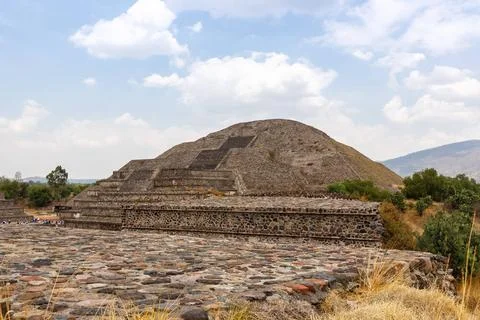 Pirámide de la Luna Mondpyramide Pyramide von Teotihuacan in Mexiko Teotih.. Stock Photos