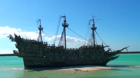 Pirate ship in the caribbean Stock Footage 41676141