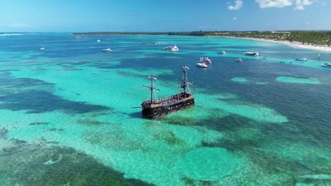 Pirate ship floating in caribbean sea. Dominican Republic. Aerial top view Video stock 267465713