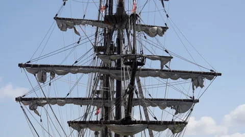 Pirate ship mast and sails. Vídeos de archivo 59322051