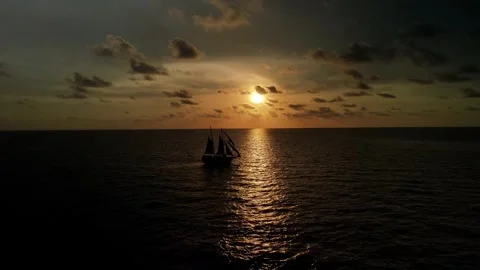 Pirate ship with a sunset (4) 動画素材 284689266