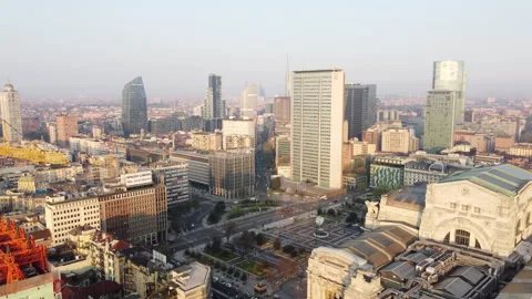 Pirellone Milan 動画素材 240416146