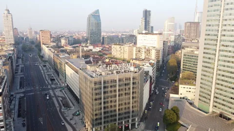 Pirellone Milan 動画素材 240417125