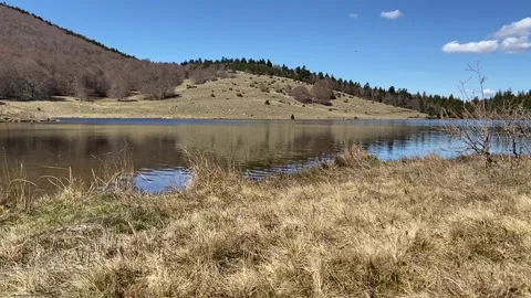 Pise lake under blue sky in les Cévennes Stock-Footage 340640099