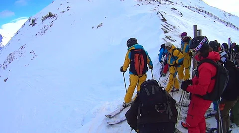 Off piste skiing Video stock 33839532